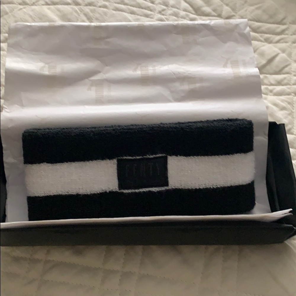 Fenty puma choker